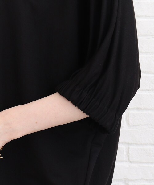 SHOO・LA・RUE（シューラルー）の「◆【接触冷感/洗える/袖ギャザー】ドルマントップス（Tシャツ/カットソー・レディース・カーキ/ブラック/ブラウン系その他/アイボリー/ピンク系その他/ダークオレンジ/パープル系4・00）」の12枚目の写真