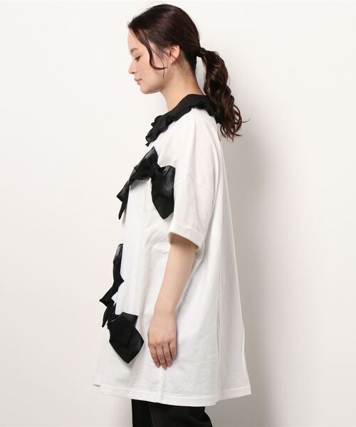 Jamie エーエヌケー(ジェイミーエーエヌケー)の「リボンがいっぱいTE(Tシャツ/カットソー・レディース・ブラック/ホワイト・M)」の4枚目の写真