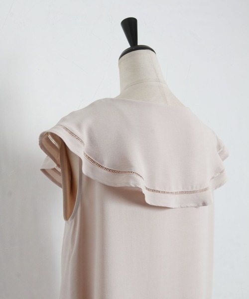 tocco closet(トッコ クローゼット)の「ハシゴレース切り替えビックカラーブラウス(シャツ/ブラウス・レディース・オフホワイト/ブラック/ベージュ・M)」の19枚目の写真