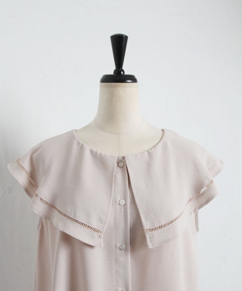tocco closet(トッコ クローゼット)の「ハシゴレース切り替えビックカラーブラウス(シャツ/ブラウス・レディース・オフホワイト/ブラック/ベージュ・M)」の6枚目の写真