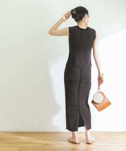 URBAN RESEARCH(アーバンリサーチ)の「ジオメトリックニットスカート(スカート・レディース・ブラック系その他/ブルー系その他・FREE)」の7枚目の写真