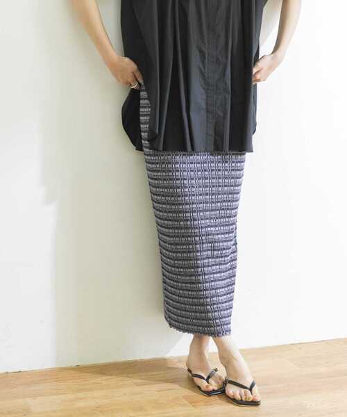 URBAN RESEARCH(アーバンリサーチ)の「ジオメトリックニットスカート(スカート・レディース・ブラック系その他/ブルー系その他・FREE)」の10枚目の写真