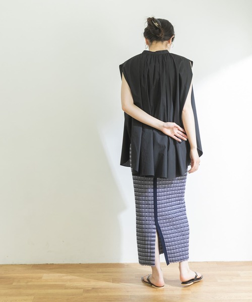 URBAN RESEARCH(アーバンリサーチ)の「ジオメトリックニットスカート(スカート・レディース・ブラック系その他/ブルー系その他・FREE)」の16枚目の写真