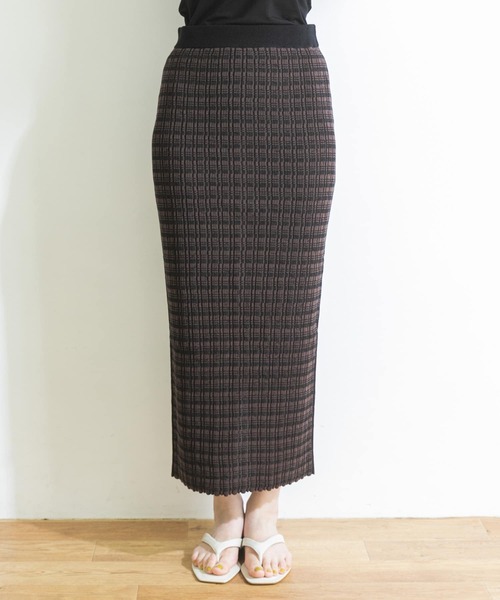 URBAN RESEARCH(アーバンリサーチ)の「ジオメトリックニットスカート(スカート・レディース・ブラック系その他/ブルー系その他・FREE)」の19枚目の写真