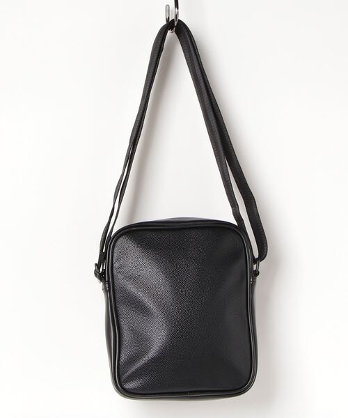 FRED PERRY◆メンズ スコッチグレイン PU サイドバッグ FRED PERRY（フレッドペリー）の「Scotch Grain Pu Side Bag