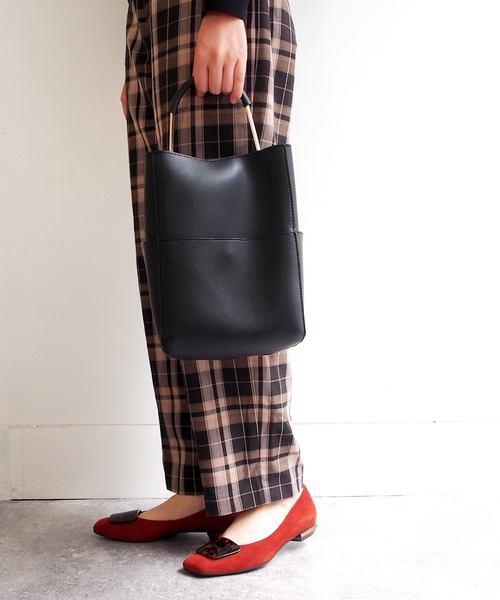 cava cava（サヴァサヴァ）の「べっ甲モチーフパンプス　1320483（パンプス・レディース・ブラック/レッド/グリーン/キャメル/グレイッシュベージュ/シルバー/ダークブラウン・22.5cm/23.5cm/24.5cm/23.0cm/24.0cm/25.0cm/22.0cm）」の22枚目の写真