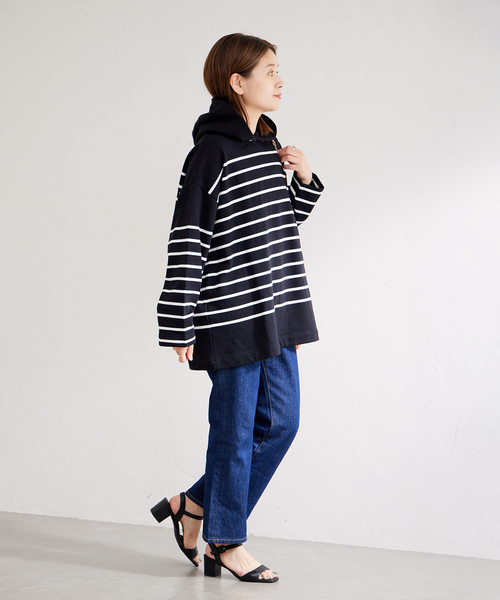 JOURNAL STANDARD（ジャーナルスタンダード）の「ウラケボーダーフードプルオーバー（パーカー・レディース・ブラック/ホワイト系その他・FREE）」の3枚目の写真