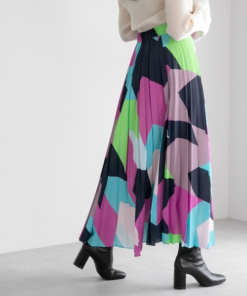 yuw（ユウ）の「プリントプリーツスカート　164291（スカート・レディース・ブラック系その他/ブラウン系その他/ブルー系その他/パープル系その他・FREE）」の4枚目の写真