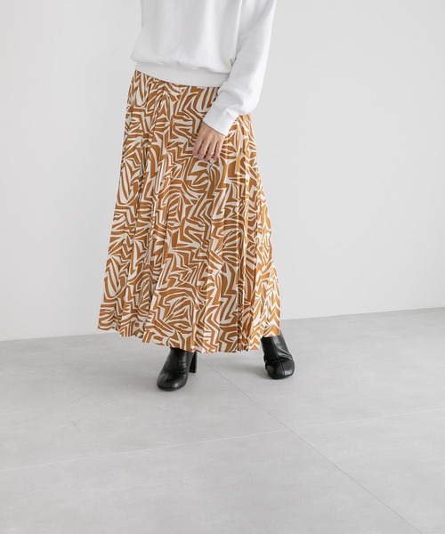 yuw（ユウ）の「プリントプリーツスカート　164291（スカート・レディース・ブラック系その他/ブラウン系その他/ブルー系その他/パープル系その他・FREE）」の8枚目の写真