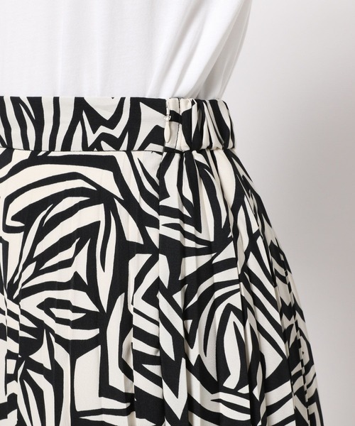 yuw（ユウ）の「プリントプリーツスカート　164291（スカート・レディース・ブラック系その他/ブラウン系その他/ブルー系その他/パープル系その他・FREE）」の22枚目の写真