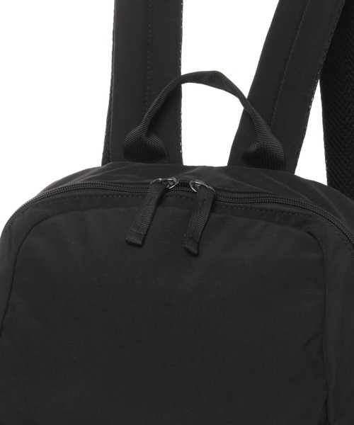 studio CLIP(スタディオクリップ)の「10ポケット撥水リュック(バックパック/リュック・レディース・ブラック/ベージュ/グレー/チャコール・FREE)」の9枚目の写真