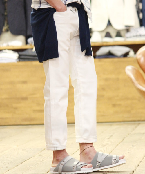 417 EDIFICE(フォーワンセブンエディフィス)の「◇417*BIG JOHN / ビッグジョン KEEP ホワイトデニムテーパード5Pパンツ(デニムパンツ・メンズ・ホワイト・29/31/30/32)」の1枚目の写真