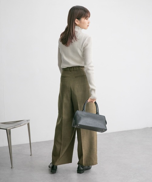 KBF（ケイビーエフ）の「タックWIDEストレートパンツ（その他パンツ・レディース・チャコールグレー/ブラウン系その他・ONE）」の8枚目の写真