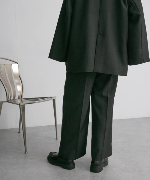 KBF（ケイビーエフ）の「タックWIDEストレートパンツ（その他パンツ・レディース・チャコールグレー/ブラウン系その他・ONE）」の11枚目の写真