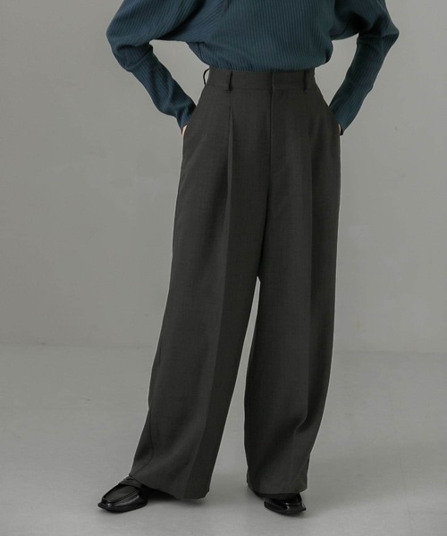 KBF（ケイビーエフ）の「タックWIDEストレートパンツ（その他パンツ・レディース・チャコールグレー/ブラウン系その他・ONE）」の15枚目の写真