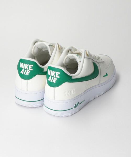 NIKE（ナイキ）の「【WEB限定】＜NIKE＞AIR FORCE 1 '07 LV8 40周年 スニーカー（スニーカー・メンズ・ホワイト/オフホワイト・27cm/27.5cm/26.5cm/28cm/26cm）」の6枚目の写真