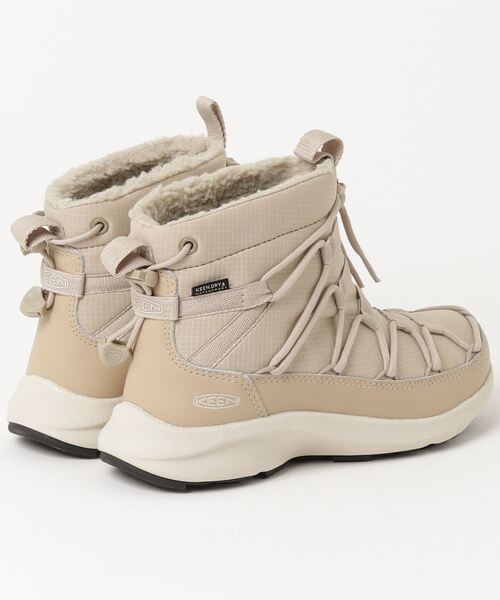 KEEN(キーン)の「UNEEK SNK CHUKKA II WP / ユニーク スニーク チャッカ ツー ウォータープルーフ(ブーツ・レディース・ベージュ・23cm/23.5cm/24cm/24.5cm/25cm/25.5cm/22.5cm)」の2枚目の写真
