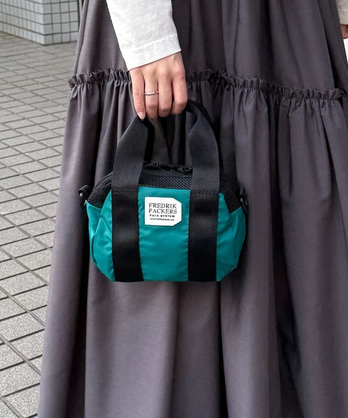 FREDRIK PACKERS(フレドリックパッカーズ)の「【FREDRIK PACKERS】420D OVAL PACK オーバルパック ショルダーバッグ フレドリックパッカーズ/ミニショルダー/手提げ/ショルダーバッグ/撥水(ショルダーバッグ・レディース・ブラック/シルバー/ホワイト/オリーブ/ベージュ/ブルー・FREE)」の5枚目の写真