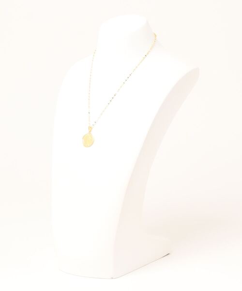 RIVE DROITE（リヴドロワ）の「カジュアルスタイルにも合うコインモチーフ/コインショートネックレス1（ネックレス・レディース・ゴールド・FREE）」の3枚目の写真