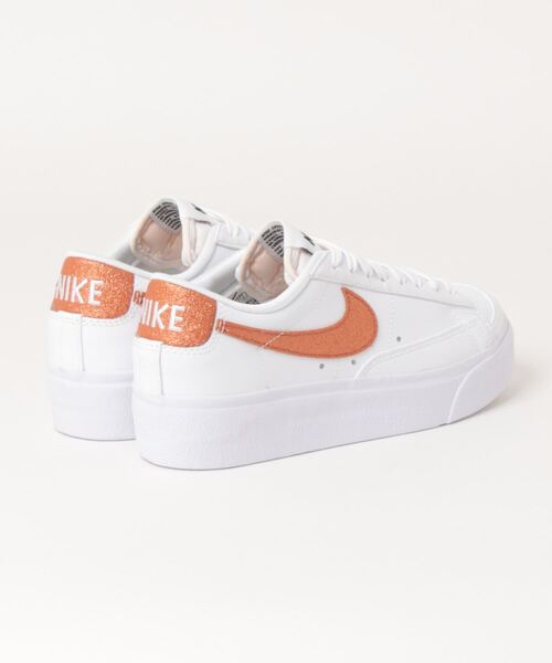 NIKE SPORTSWEAR(ナイキスポーツウェアー)の「ウィメンズ ブレーザー LOW プラットフォーム(スニーカー・レディース・ホワイト・24cm/25cm/23cm/24.5cm/23.5cm)」の2枚目の写真