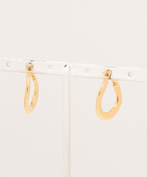 mou(モウ)の「S925 Curve plate hoop pierce(ピアス(両耳用)・レディース・シルバー/ゴールド・FREE)」の3枚目の写真