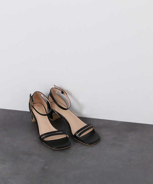 NATURAL BEAUTY BASIC（ナチュラルビューティーベーシック）の「【VERY掲載・美人百花掲載】ツインバーストラップサンダル（サンダル・レディース・ホワイト/ブラック・SMALL/MEDIUM/LARGE）」の3枚目の写真