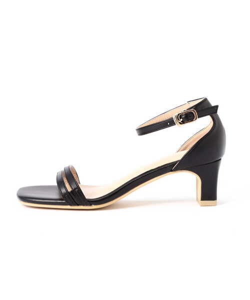 NATURAL BEAUTY BASIC（ナチュラルビューティーベーシック）の「【VERY掲載・美人百花掲載】ツインバーストラップサンダル（サンダル・レディース・ホワイト/ブラック・SMALL/MEDIUM/LARGE）」の4枚目の写真