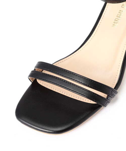 NATURAL BEAUTY BASIC（ナチュラルビューティーベーシック）の「【VERY掲載・美人百花掲載】ツインバーストラップサンダル（サンダル・レディース・ホワイト/ブラック・SMALL/MEDIUM/LARGE）」の5枚目の写真