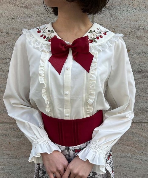 axes femme POETIQUE ストロベリーフィールド ブラウス ピンク axes femme POETIQUE（アクシーズファムポエティック）の