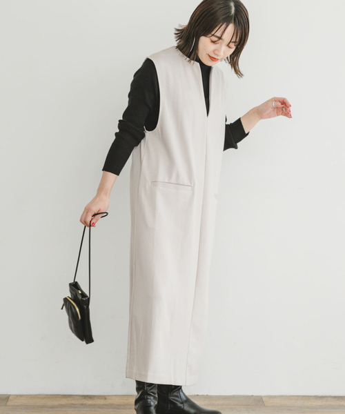 ITEMS URBANRESEARCH(アイテムズ アーバンリサーチ)の「キーネックジャンパースカート(ジャンパースカート・レディース・グレー系その他/ブラック・FREE)」の1枚目の写真