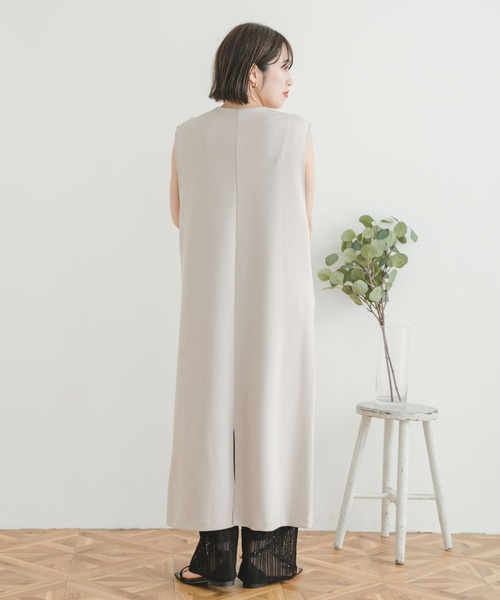 ITEMS URBANRESEARCH(アイテムズ アーバンリサーチ)の「キーネックジャンパースカート(ジャンパースカート・レディース・グレー系その他/ブラック・FREE)」の4枚目の写真