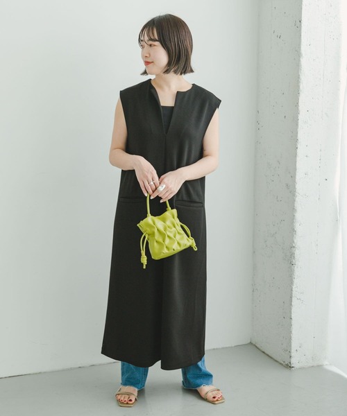 ITEMS URBANRESEARCH(アイテムズ アーバンリサーチ)の「キーネックジャンパースカート(ジャンパースカート・レディース・グレー系その他/ブラック・FREE)」の8枚目の写真