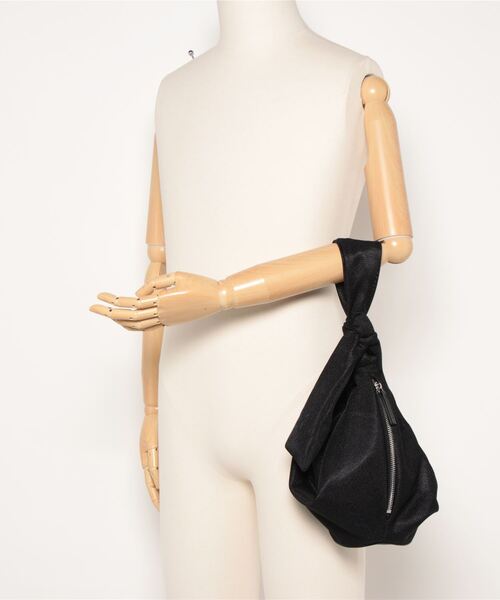 Casselini（キャセリーニ）の「メッシュラップバッグ（ショルダーバッグ・レディース・マスタード/ブラック・ONE SIZE）」の17枚目の写真