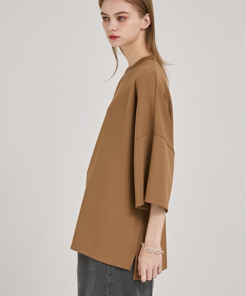 EMMA CLOTHES(エマクローズ)の「スムースダンボール オーバーサイズ サイドスリット ドルマンS/Sカットソー EMMA CLOTHES(Tシャツ/カットソー・メンズ・グリーン/ブルー/アッシュブラウン/イエロー/ブラック/ホワイト/グレイッシュブルー/ダークグレー/レッド/レッド系/キャメル・M/L)」の20枚目の写真