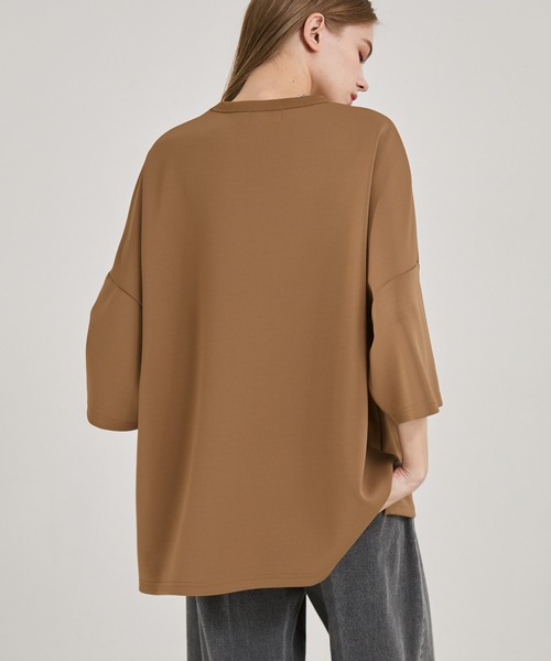 EMMA CLOTHES(エマクローズ)の「スムースダンボール オーバーサイズ サイドスリット ドルマンS/Sカットソー EMMA CLOTHES(Tシャツ/カットソー・メンズ・グリーン/ブルー/アッシュブラウン/イエロー/ブラック/ホワイト/グレイッシュブルー/ダークグレー/レッド/レッド系/キャメル・M/L)」の19枚目の写真