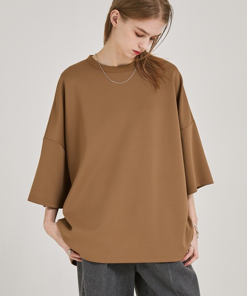 EMMA CLOTHES(エマクローズ)の「スムースダンボール オーバーサイズ サイドスリット ドルマンS/Sカットソー EMMA CLOTHES(Tシャツ/カットソー・メンズ・グリーン/ブルー/アッシュブラウン/イエロー/ブラック/ホワイト/グレイッシュブルー/ダークグレー/レッド/レッド系/キャメル・M/L)」の17枚目の写真