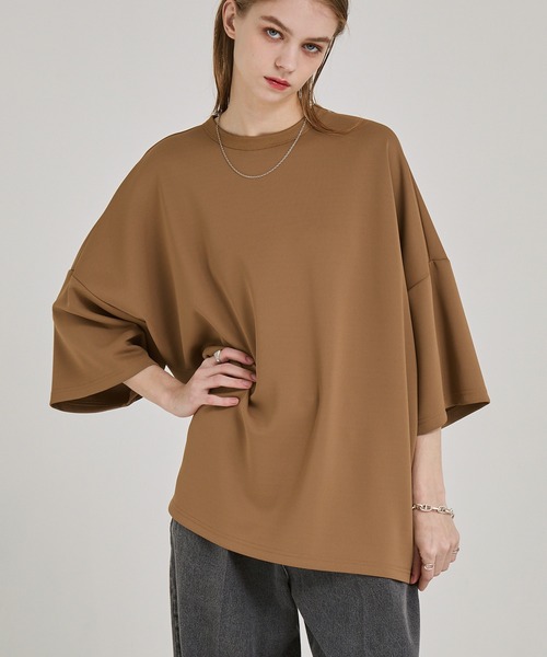 EMMA CLOTHES(エマクローズ)の「スムースダンボール オーバーサイズ サイドスリット ドルマンS/Sカットソー EMMA CLOTHES(Tシャツ/カットソー・メンズ・グリーン/ブルー/アッシュブラウン/イエロー/ブラック/ホワイト/グレイッシュブルー/ダークグレー/レッド/レッド系/キャメル・M/L)」の13枚目の写真