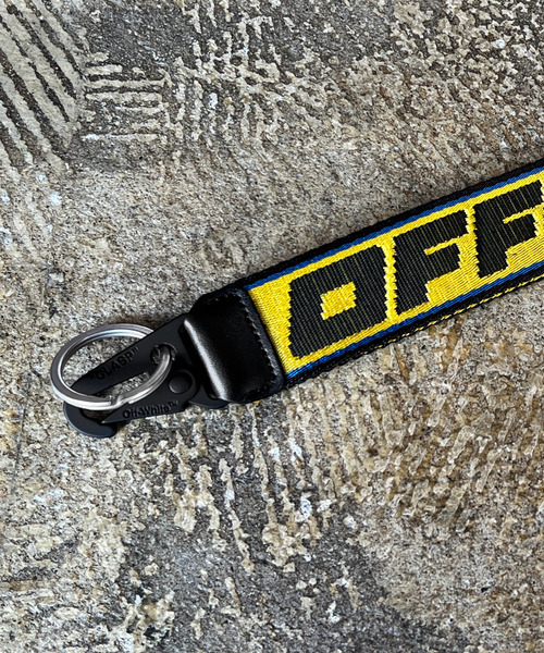 off white（オフホワイト）の「【OFF-WHITE】 オフホワイト キーリング キーホルダー HYBRID INDUSTRIAL KEY HOLDER ロゴ（キーホルダー・メンズ・イエロー・FREE）」の4枚目の写真