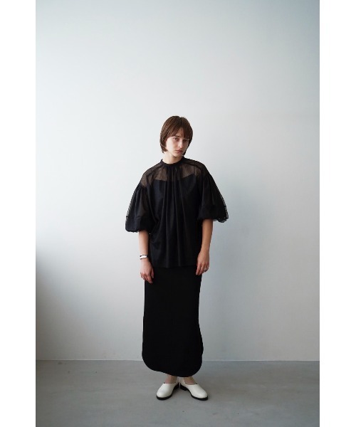 CLANE(クラネ)の「SHEER TULLE BALLOON SLEEVE TOPS(その他トップス・レディース・アイボリー/ブラック・1/2)」の11枚目の写真