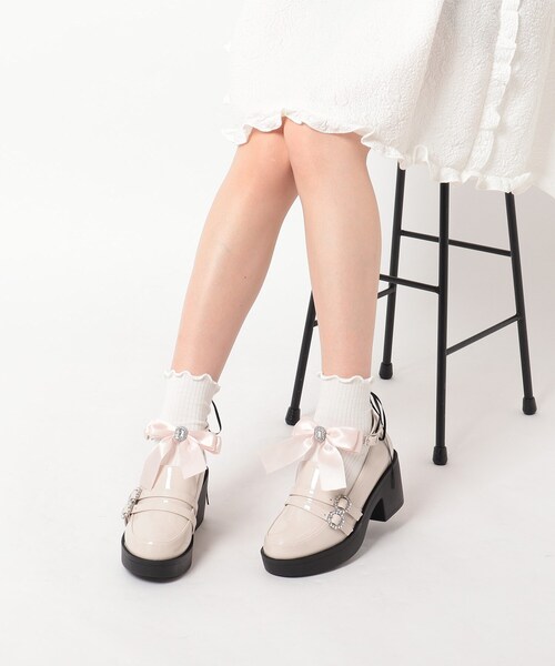 cs T&P(シーエスティーアンドピー)の「リボン付きアンクルストラップ厚底シューズ(パンプス・レディース・ブラック系1/ピンク系6/ホワイト系2・S/M/L/LL)」の1枚目の写真