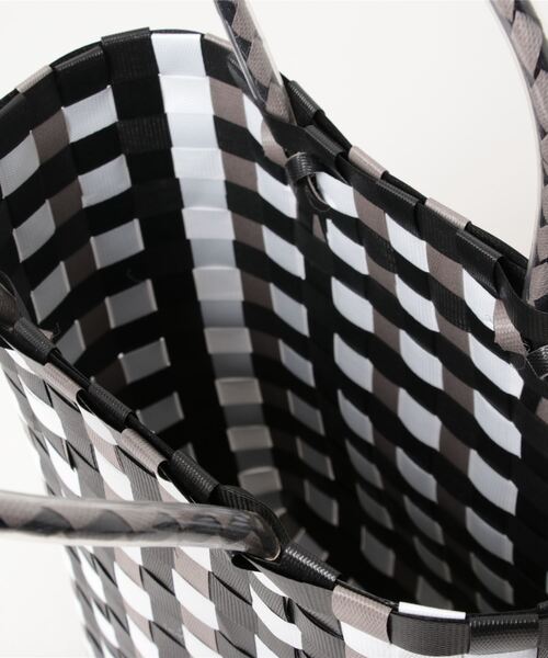 HONEYSUCKLE ROSE（ハニーサックルローズ）の「【HONEYSUCKLE ROSE】メルカドバッグ（かごバッグ・レディース・グリーン/ブラック・ONE SIZE）」の6枚目の写真