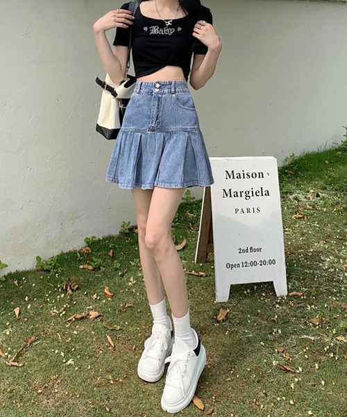 DAY CLOSET（デイ クローゼット）の「レディース デニムミニプリーツスカート[大きいサイズあり]（デニムスカート・レディース・ブルー・S/M/L/XL）」の2枚目の写真