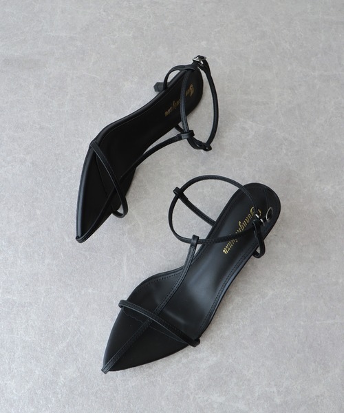 BLUEEAST（ブルーイースト）の「ポインテッドTストラップサンダル（サンダル・レディース・ホワイト/ブラック・MEDIUM/LARGE）」の10枚目の写真