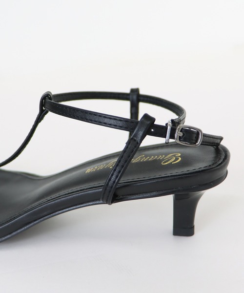 BLUEEAST（ブルーイースト）の「ポインテッドTストラップサンダル（サンダル・レディース・ホワイト/ブラック・MEDIUM/LARGE）」の17枚目の写真