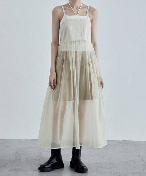 etoll.(エトル)の「オーガンジーキャミワンピース(ワンピース・レディース・ブラック/アイボリー・M)」の2枚目の写真