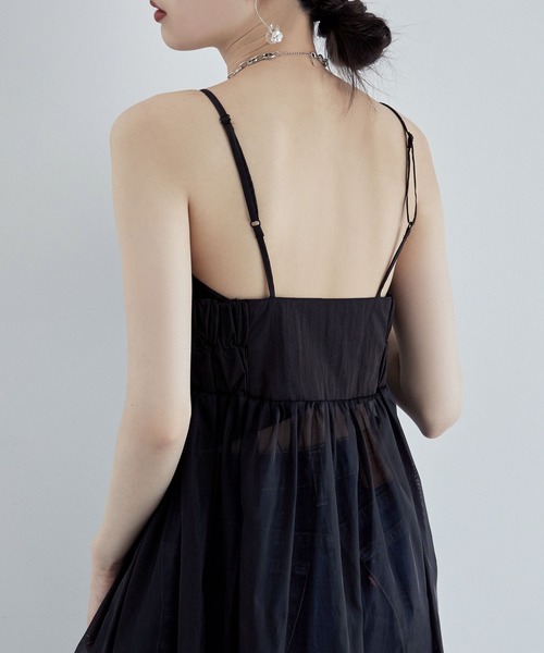 etoll.(エトル)の「オーガンジーキャミワンピース(ワンピース・レディース・ブラック/アイボリー・M)」の7枚目の写真