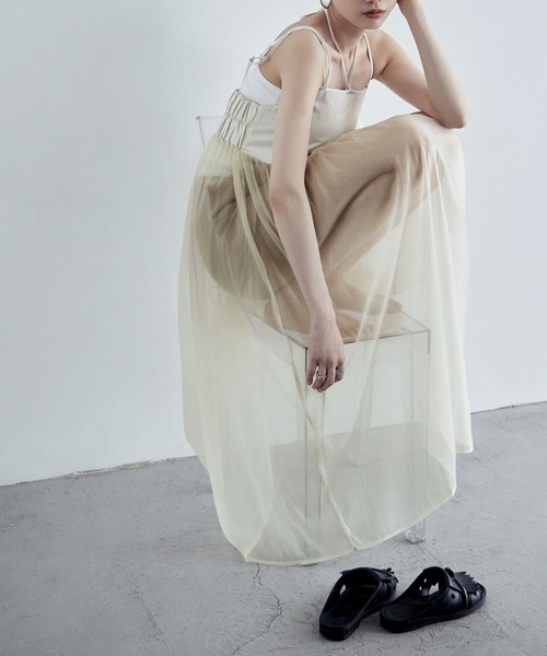 etoll.(エトル)の「オーガンジーキャミワンピース(ワンピース・レディース・ブラック/アイボリー・M)」の4枚目の写真