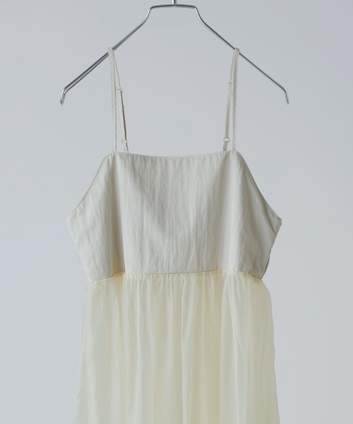 etoll.(エトル)の「オーガンジーキャミワンピース(ワンピース・レディース・ブラック/アイボリー・M)」の8枚目の写真