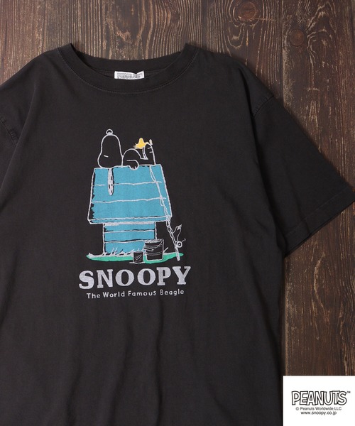 PEANUTS(ピーナッツ)の「LUMBER スヌーピー プリントTシャツ 半袖(Tシャツ/カットソー・レディース・チャコール/ベージュ/オレンジ/ネイビー/オレンジ系/グレー系1/ベージュ系/グリーン系/グレー系/ナチュラル/チャコールグレー/ホワイト系/カーキ/アイボリー/アイボリー系1/アイボリー系/グレー系3/カーキ系/グレー系2/アイボリー系2/オレンジ系1・S/M/L)」の4枚目の写真