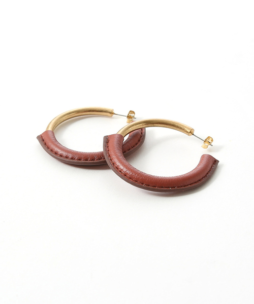 NOMINE（ノミネ）の「フェイクレザーフープピアス（ピアス（両耳用）・レディース・ブラウン/ホワイト・フリー）」の5枚目の写真